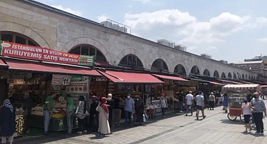 Eminönü’nde market baskını!